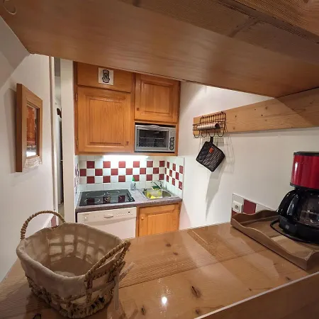 Apartment Cosy A Pour 4, Balcon, Parking - Fr-1-343-250 Chamonix